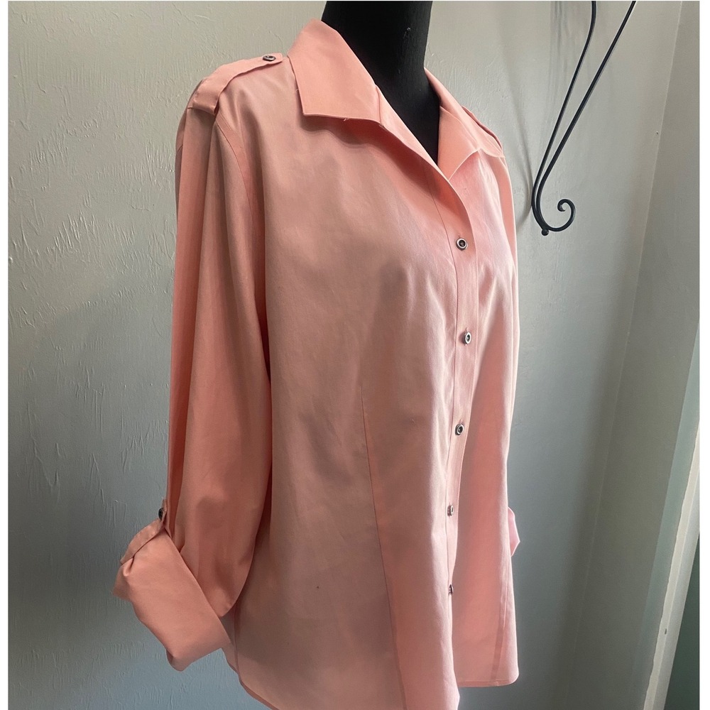 Chicos No Iron Peach Pink Button Down Shirt Roll Tab Sleeve Epaulette Size 3 XL - Picture 3 of 5